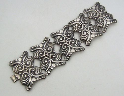 Los Castillo 543 Repousse Large Mexican Silver Vintage Bracelet