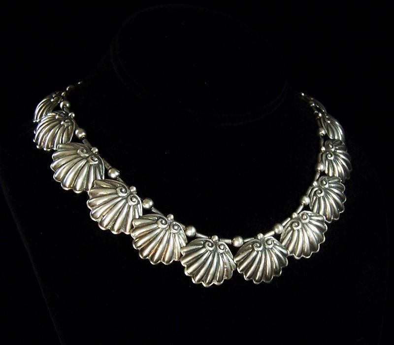 Margot de Taxco # 5149 Vintage Mexican Silver Clam Shell Necklace