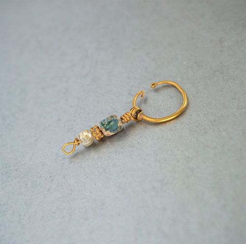 Roman Period Solid Gold Pendant Earring with a Glass Bead and Pearl.