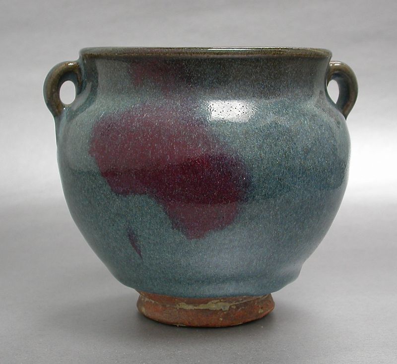 Fine Jin or Yuan Dynasty Junyao Jar with Two handles