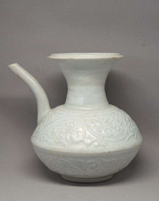 Late Song Dehua Porcelain Kendi with Floral Design