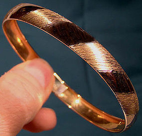 10K GOLD BANGLE BRACELET 1970s