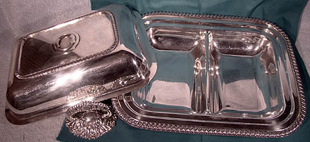 Silverplate DIVIDED COVERED ENTREE SERVING DISH