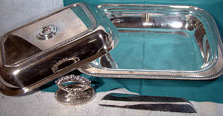Silverplate COVERED ENTREE SERVING DISH with DIVIDER
