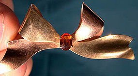 14K ROSE & YELLOW GOLD GARNET BOW PIN 1930s 1940