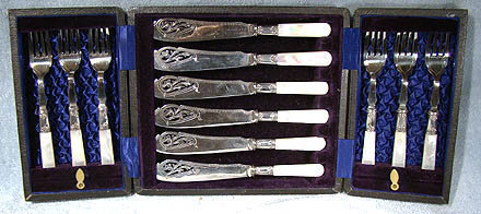 English Mother of Pearl FISH SET for Six in FITTED Case 1890 1900