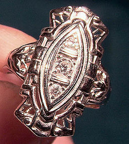 ART DECO 18K WHITE GOLD DIAMONDS COCKTAIL RING 1920s