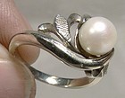 18K WHITE GOLD CULTURED PEARL RING 1950s - Size 5