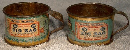 Pair ZIG ZAG CONFECTION TIN LITHOGRAPH PREMIUM MINIATURE CUPS 1900