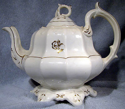 IRONSTONE TEA or TOBACCO LEAF TEAPOT &amp; 8 PETIT FOUR PLATES 1860s