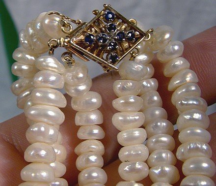 3 STRAND BAROQUE PEARLS NECKLACE 14K SAPPHIRES CLASP