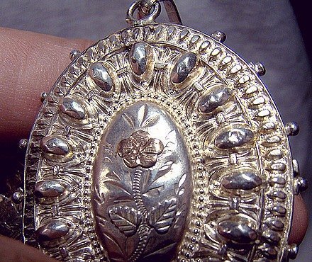 Superb STERLING SILVER REPOUSSE LOCKET &amp; ENGRAVED CHAIN 1884