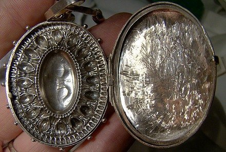 Superb STERLING SILVER REPOUSSE LOCKET &amp; ENGRAVED CHAIN 1884