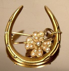 14K HORSESHOE & 4 LEAF CLOVER SEED PEARLS HONEYMOON PIN - Victorian