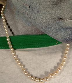 Lovely GRADUATED PEARL STRAND NECKLACE with 14K CLASP