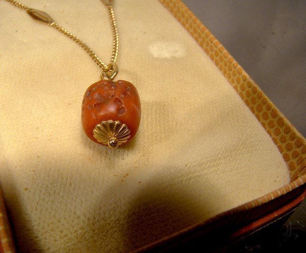 18K Red Coral Pendant Necklace in Box 1960s Uno A Erre