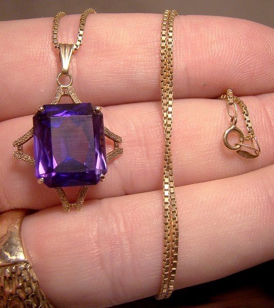 10K SYNTHETIC ALEXANDRITE PENDANT &amp; CHAIN NECKLACE 1960