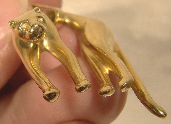 18K Yellow Gold Hanging Panther Cat Pendant Necklace 1980s