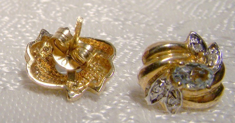 10K Blue Topaz and Diamonds Earrings 1970s 10 K White Yellow Gold