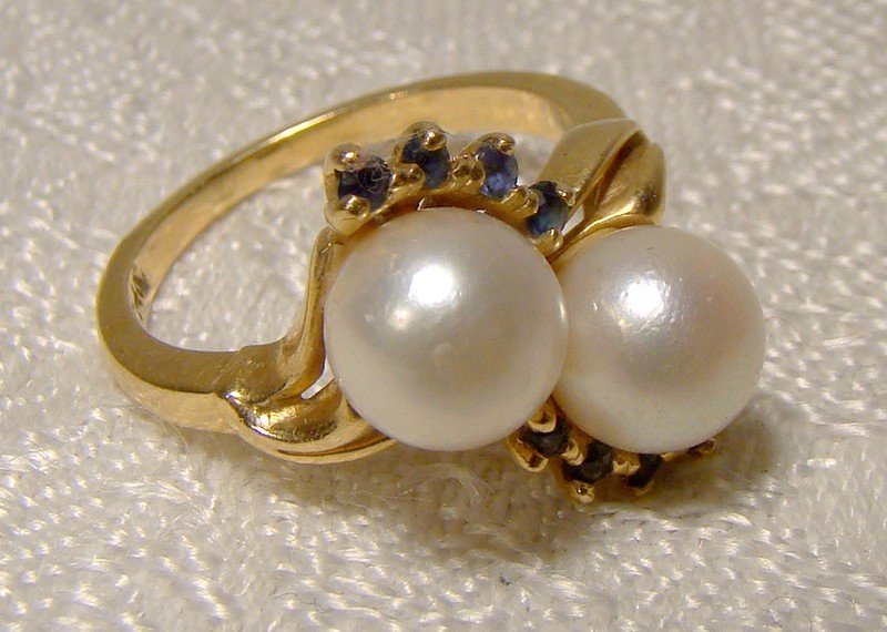 14K Twin Cultured Pearls and Sapphires Ring 1960s - Size 5-1/2