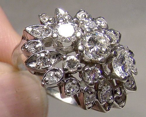 18K White Gold Diamonds Cluster Cocktail Ring 1950s 18 K Size 6 (item