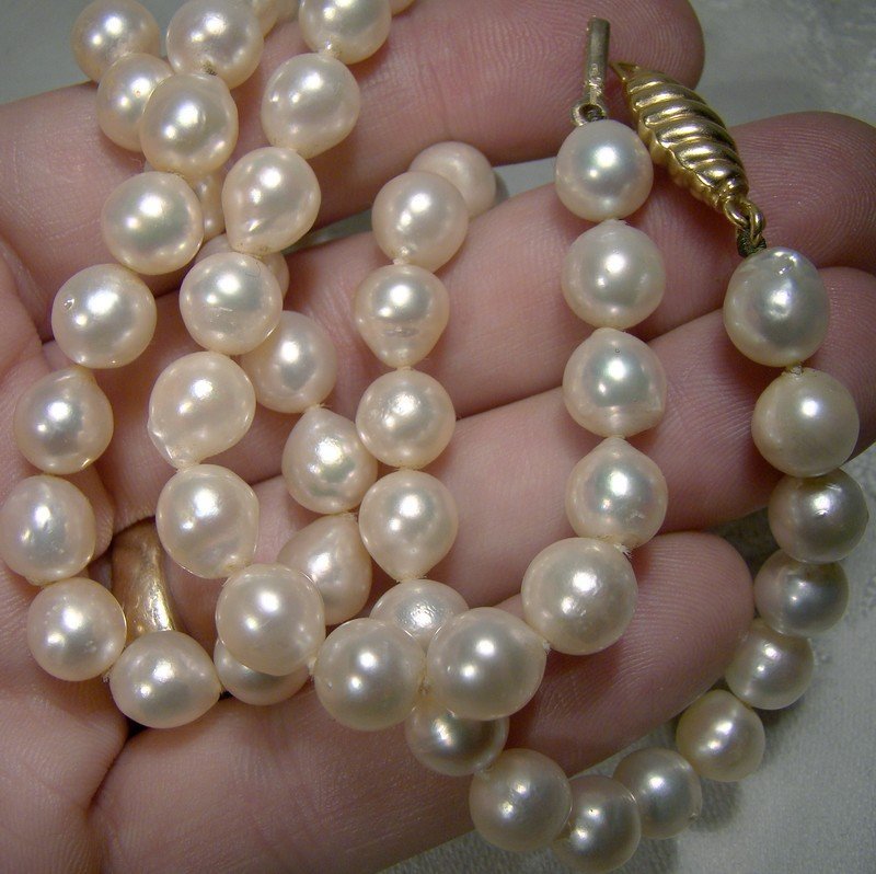 Baroque Pearls Strand Necklace w/ 18K Gold Clasp 1980s 72 Pearls ~8 mm
