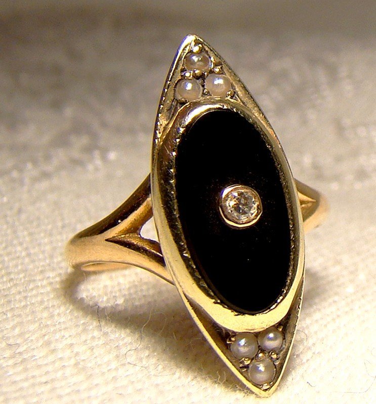 Art Deco 14K Yellow Gold Black Onyx and Diamond Signet Ring 1920s-30s