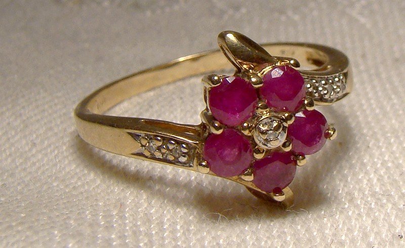 10K Rubies and Diamonds Flower Ring 1960s - Size 8