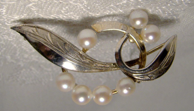 Cultured Pearls Sterling Silver Leaf Pin or Brooch 1930s-50s