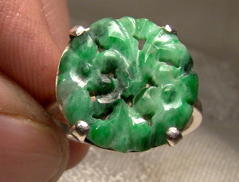 Sterling Silver Carved Green Jadite Jade Ring 1980s Size 7 - Jadeite