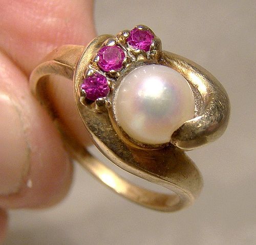 10K Cutured Pearl and Synthetic Rubies Ring 1940s 1950s 10 K