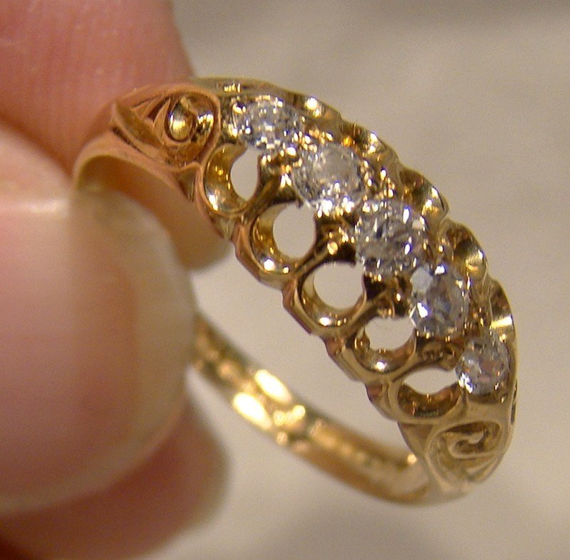 Edwardian 18K Yellow Gold 5 Diamonds Row Ring 1912 Size 6-1/2