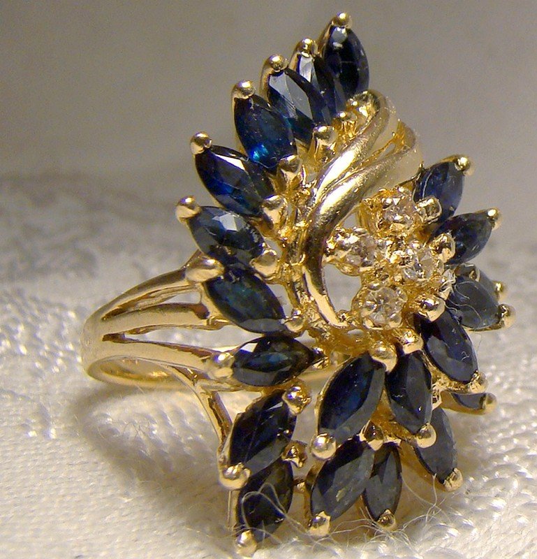 14K Yellow Gold Sapphires &amp; Diamonds Cluster Cocktail Ring 1960s 14 K