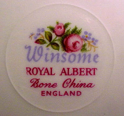 Royal Albert Winsome China 5 Piece Place Setting 1970s