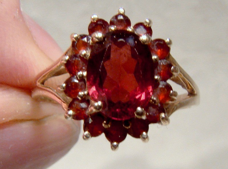 10K Garnets Halo Ring with Split Band 1960s- Size 7