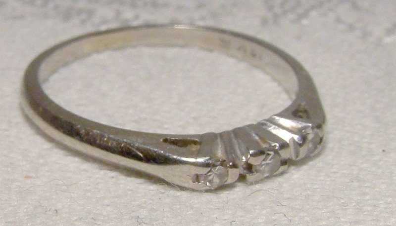 18K White Gold 3 Diamonds Row Ring Band 1930s - Size 4-1/2