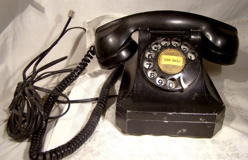 Stromberg-Carlson Model 1243 Desk Telephone 1940