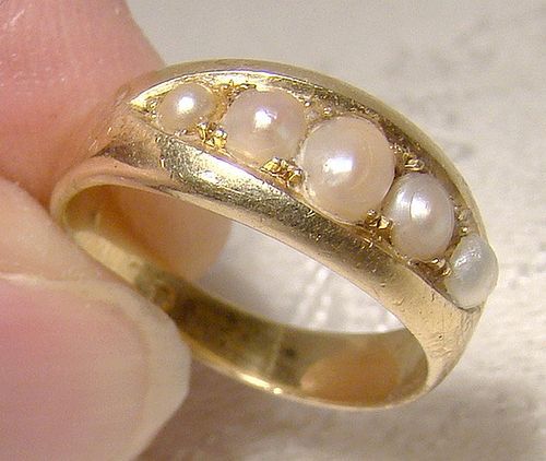 18K Victorian 5 Pearls Row Engagement Ring 1880 1890 18 K Size 5