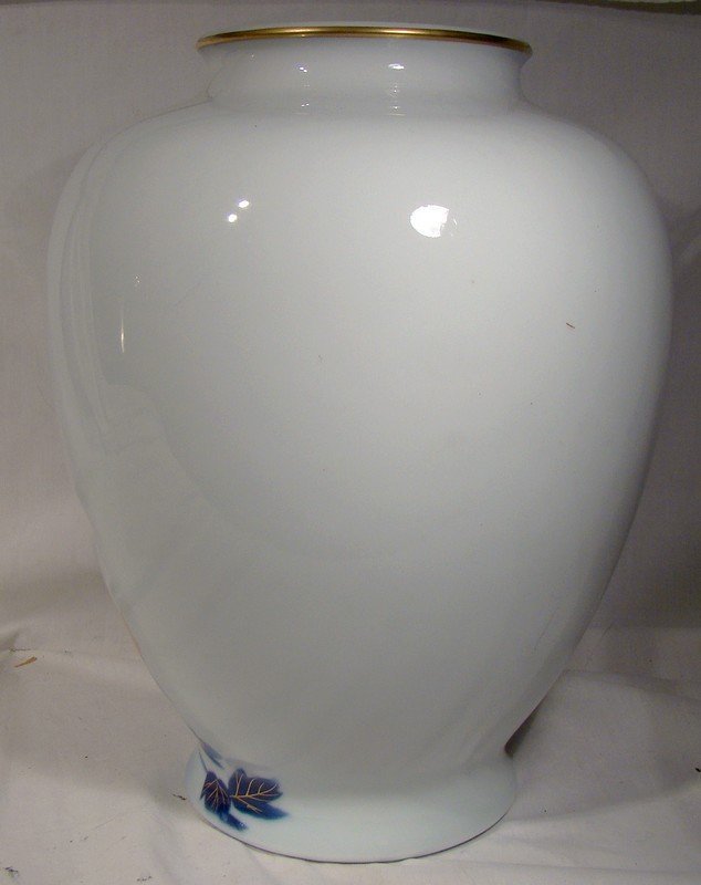 Fukagawa Seiji 9-3/4&quot; Tree Peony Japan Porcelain Vase 1900-20