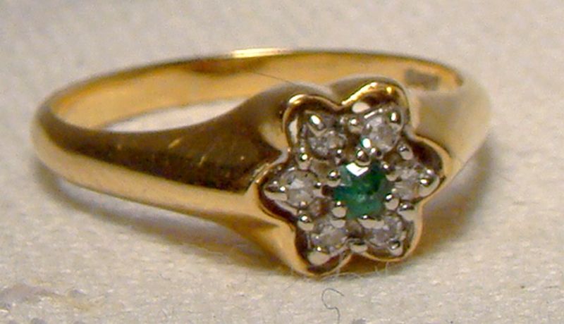 14K Emerald and Diamonds Flower Circle Ring 1960s - Size 5