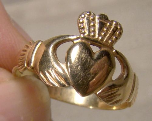 9k Claddagh Ring 9 K Size 8 Irish Wedding Band Yellow Gold