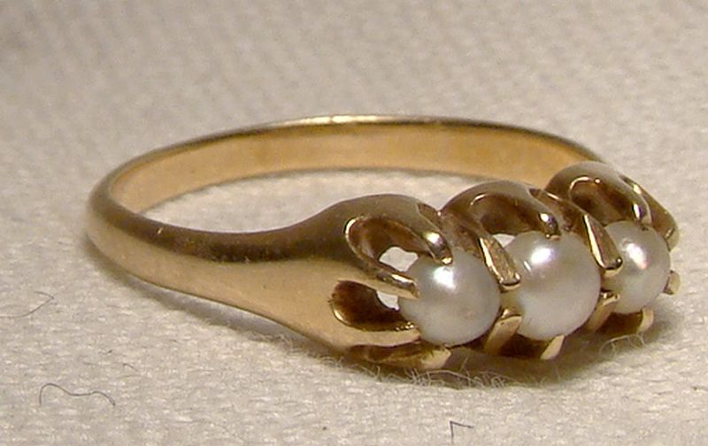 Victorian 14K 3 Pearls Row Ring 1900 - Size 5