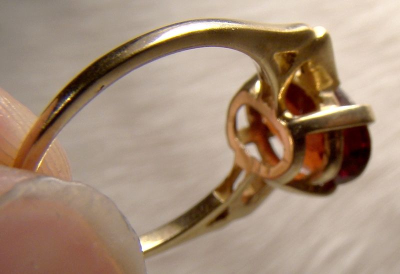 10K Oval Garnet Ring 1960s - Size 5-1/4