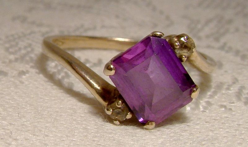 10K Purple Sapphire ring with White Sapphires 1950s - Size 7