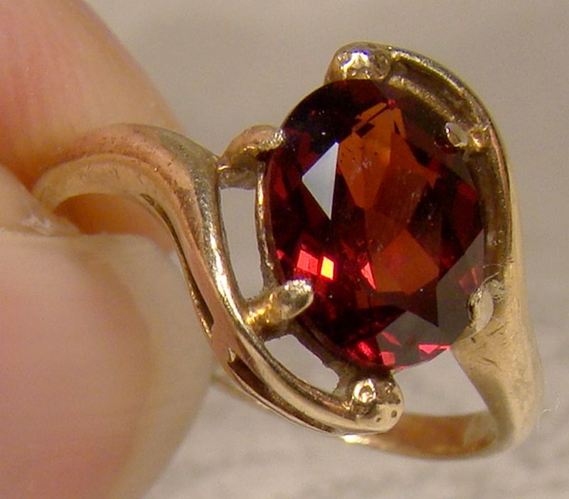 10K Garnet Solitaire Ring 1950s - Size 3-3/4