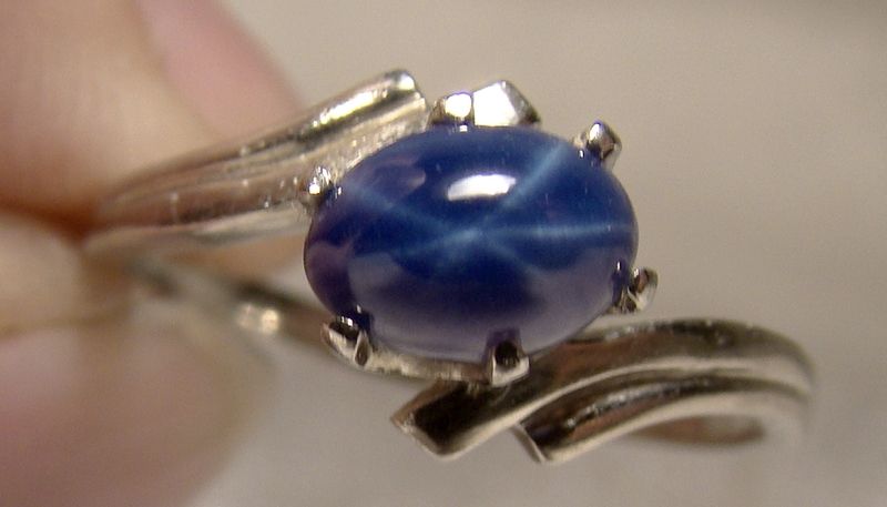 14K White Gold Blue Star Sapphire ring 1970 14 K Size 7 3/4