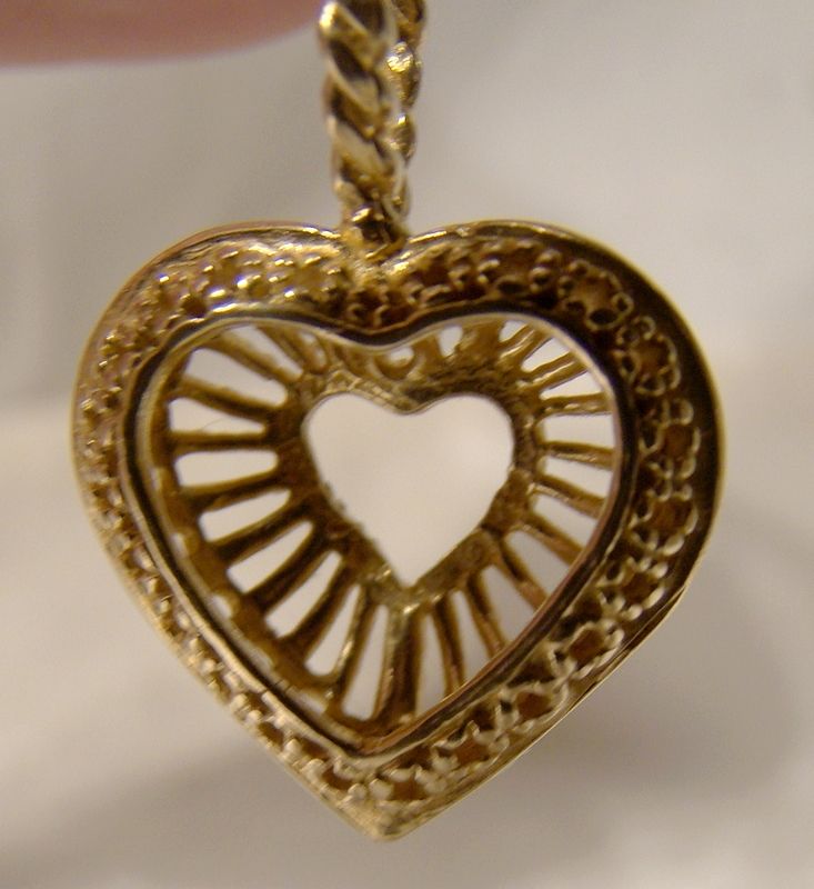 14K Yellow Gold Openwork Heart Pendant 1970s 1980s