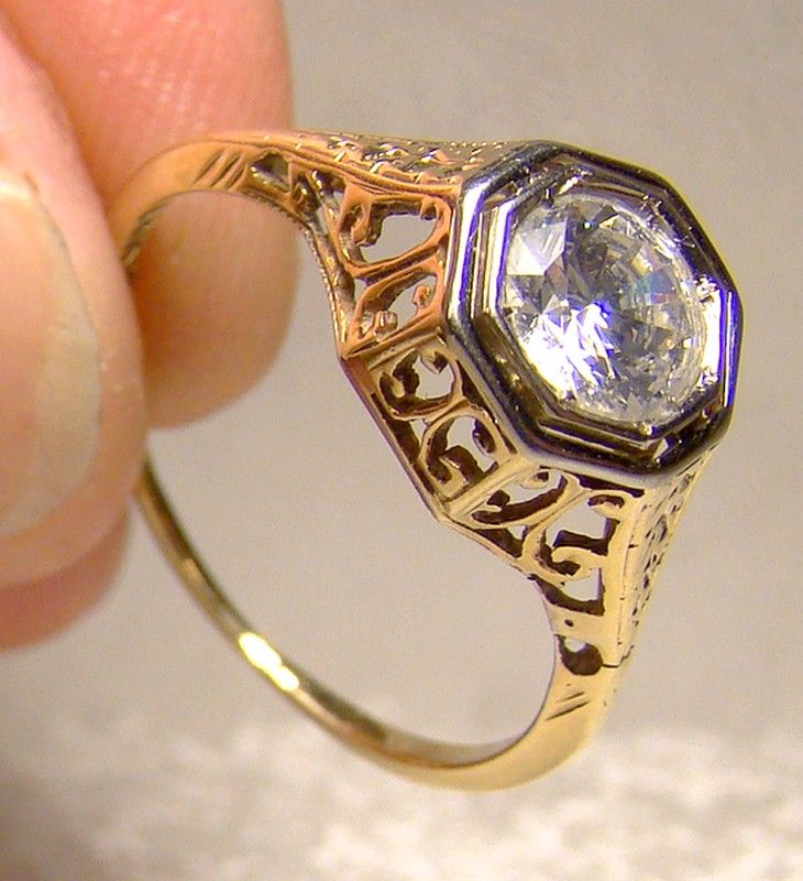 14K Yellow Gold Art Deco Filigree Openwork Ring with Rock Crystal