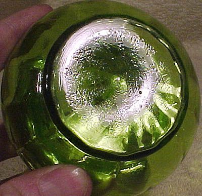 Victorian Green Glass Trinket Box or Jar with Enamel Daisies 1880-1900