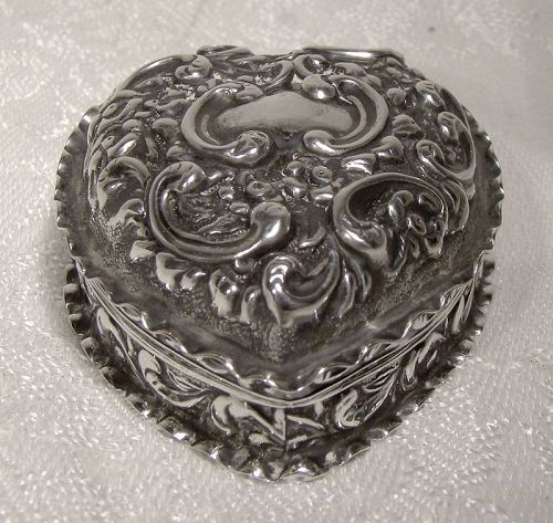 Edwardian Sterling Silver Repousse Heart Trinket Dresser Box 1901 Vict